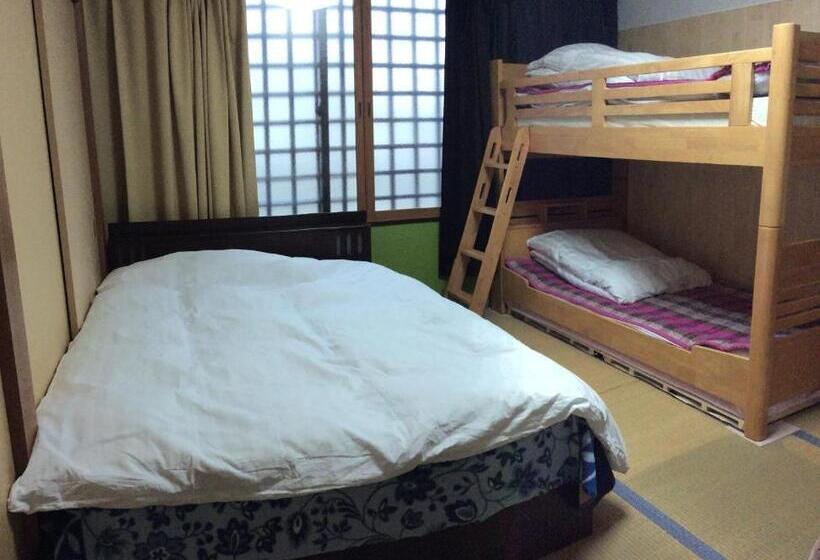 اتاق خانوادگی با سرویس بهداشتی مشترک, Kamikatsura House