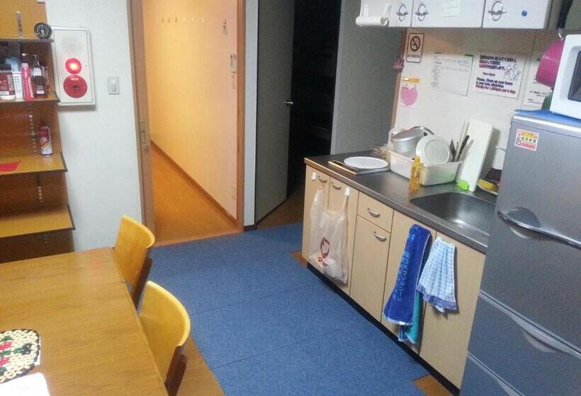 اتاق استاندارد سه تخته با سرویس بهداشتی مشترک, Kamikatsura House