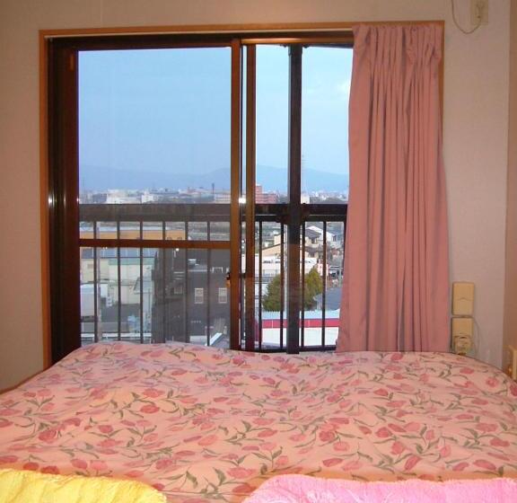 اتاق استاندارد با سرویس بهداشتی مشترک, Kamikatsura House