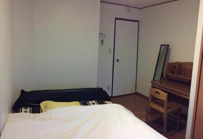 اتاق استاندارد با سرویس بهداشتی مشترک, Kamikatsura House