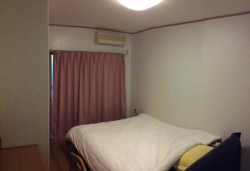 اتاق استاندارد با سرویس بهداشتی مشترک, Kamikatsura House