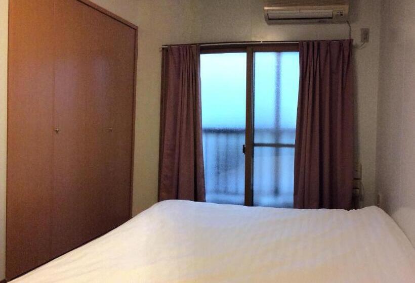 اتاق استاندارد با سرویس بهداشتی مشترک, Kamikatsura House