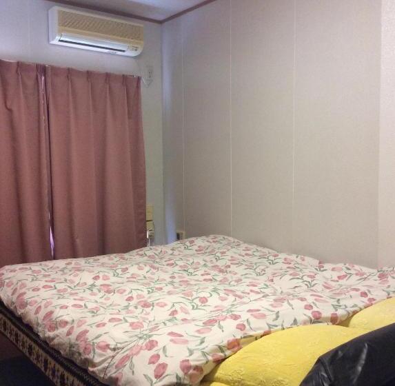 اتاق استاندارد با سرویس بهداشتی مشترک, Kamikatsura House