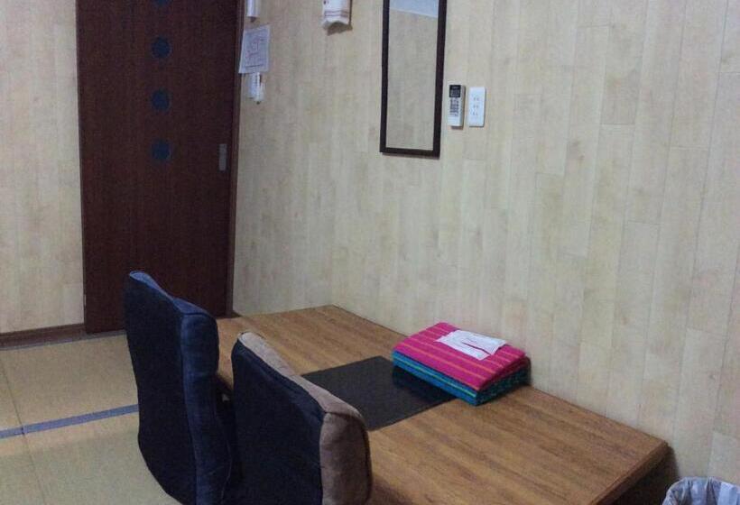 اتاق خانوادگی با سرویس بهداشتی مشترک, Kamikatsura House