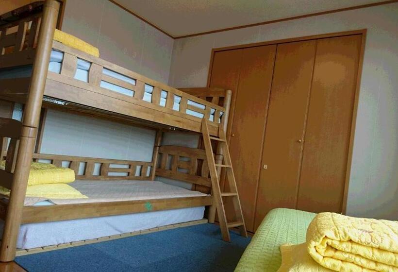 اتاق استاندارد سه تخته با سرویس بهداشتی مشترک, Kamikatsura House