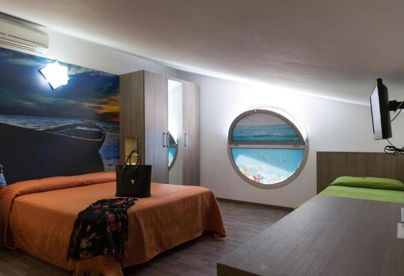 Economy Quadruple Room, Miramare