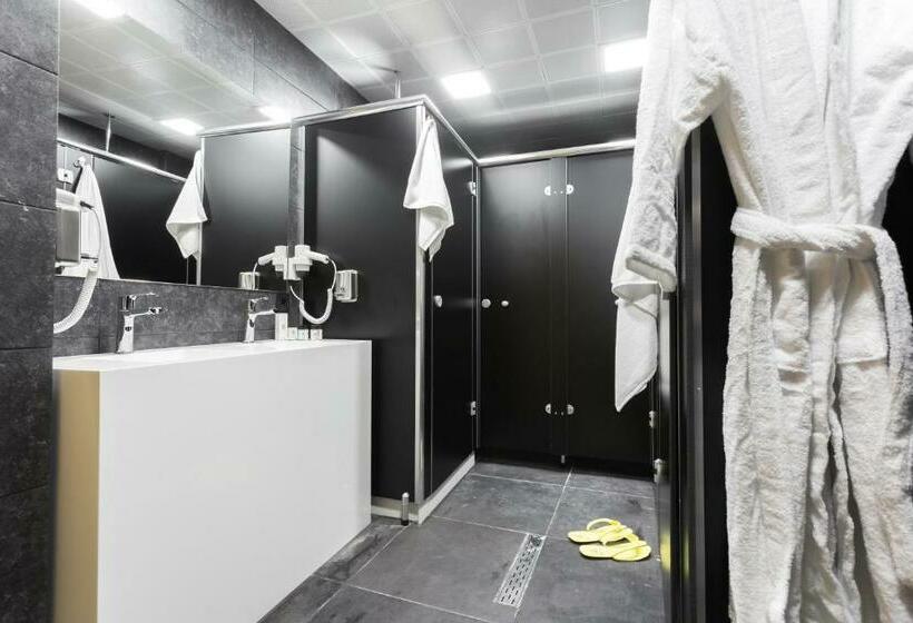 공동 객실, Inn 14 Hostel