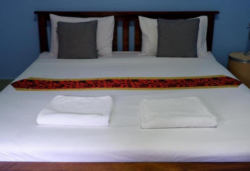 Quarto Basic, Marina Hut Guest House