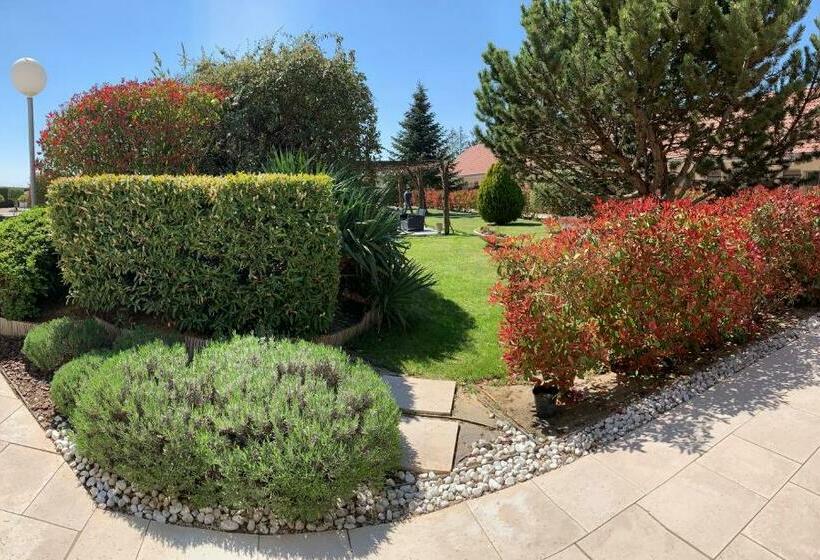 Номер Стандарт с Террасой, Hôtel Le Clos Badan