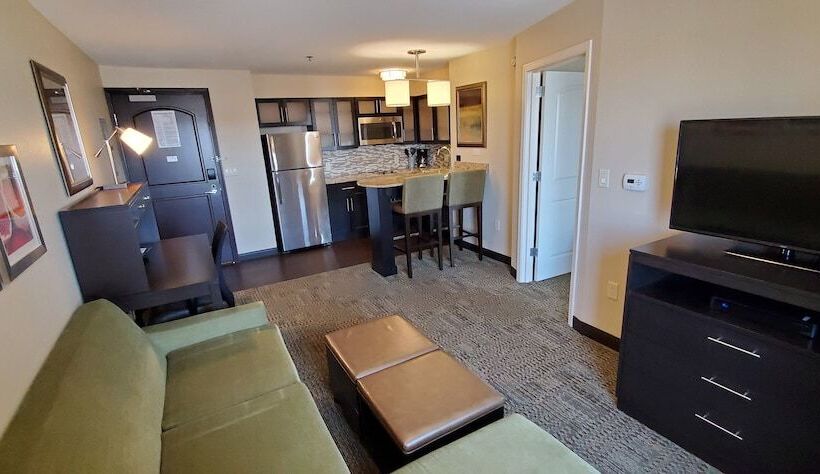 Люкс, Staybridge Suites Eau Claire   Altoona, An Ihg