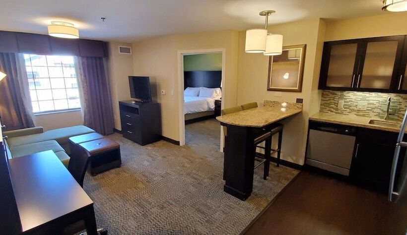Люкс, Staybridge Suites Eau Claire   Altoona, An Ihg