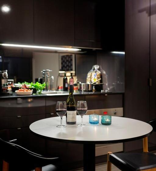 Апартаменты Deluxe 1 Спальня, East Hotel And Apartments