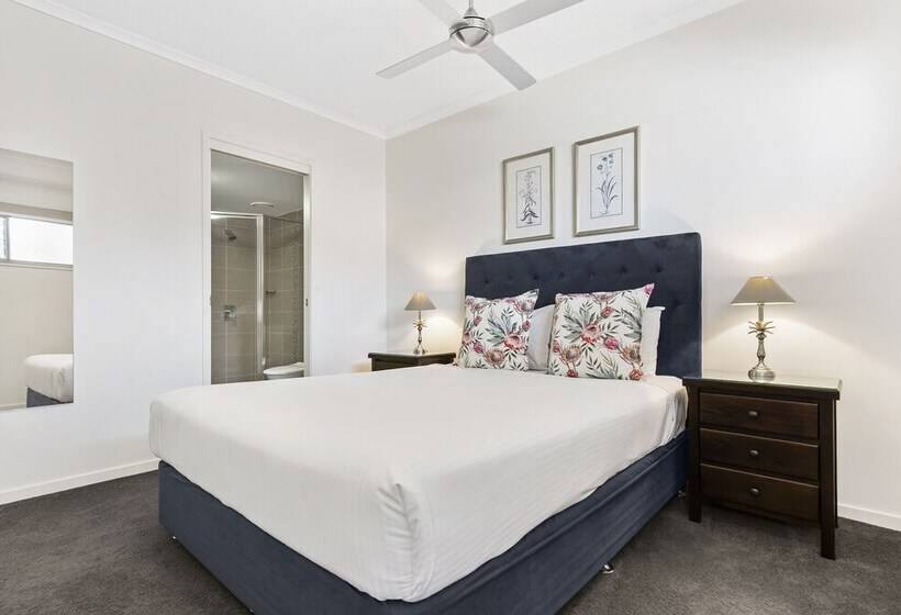 Апартаменты 1 Спальня, Rovera Apartments