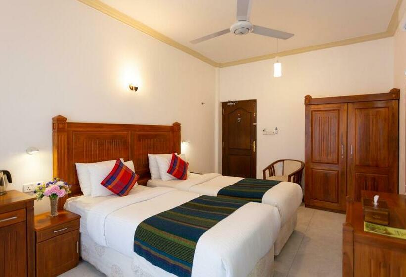 Quarto Deluxe com Sacada, Yo Kandy
