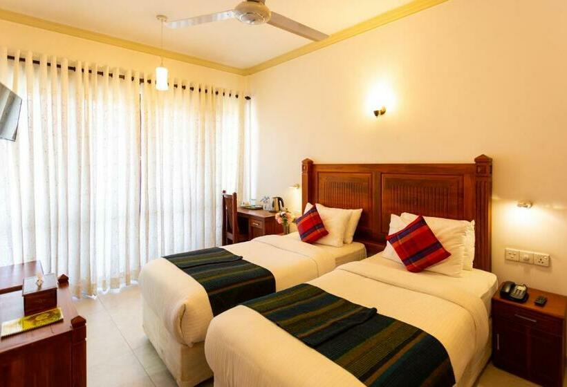 Quarto Deluxe com Sacada, Yo Kandy
