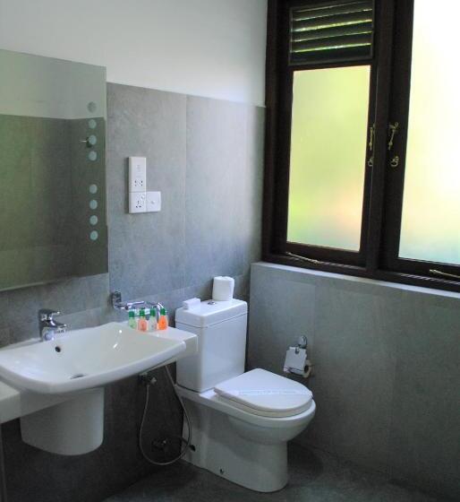 Quarto Triplo Deluxe, Yo Kandy