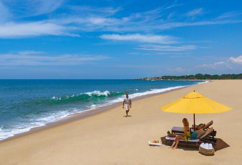 اتاق لوکس با تخت بزرگ, Shangrila Hambantota