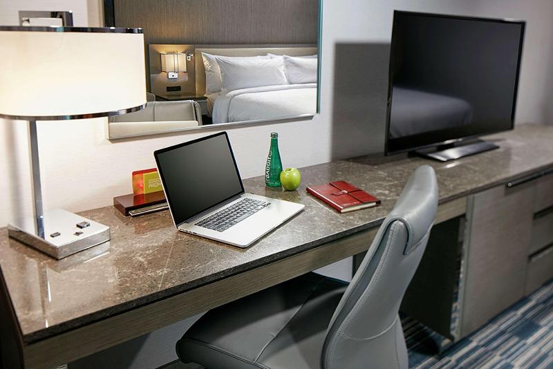 带大床的标准间, Hilton Garden Inn San Diego Downtown/bayside