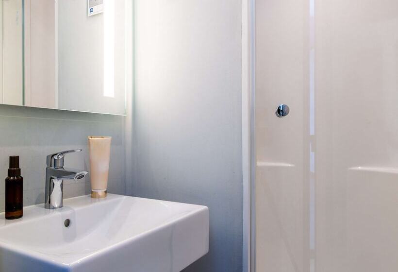 Номер Стандарт Трехместный, Ibis Budget Châtillon Paris Ouest