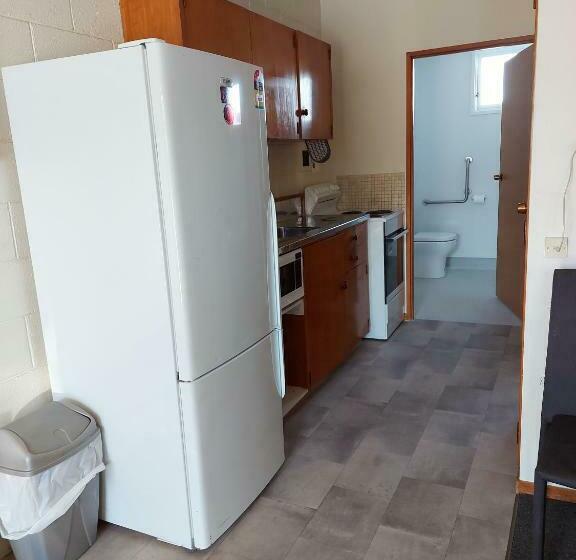 Люкс Семейный 2 Спальни, Elmore Lodge Motel