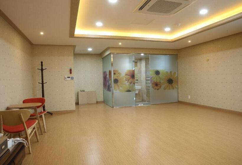 Семейный Номер, Arisu Gyeongju