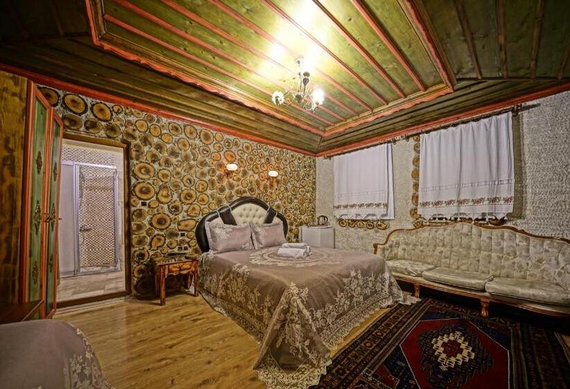 غرفة قياسية ثلاثية, Kayatas Cave Suites