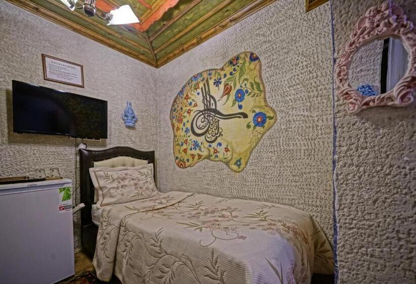 غرفة قياسية ثلاثية, Kayatas Cave Suites