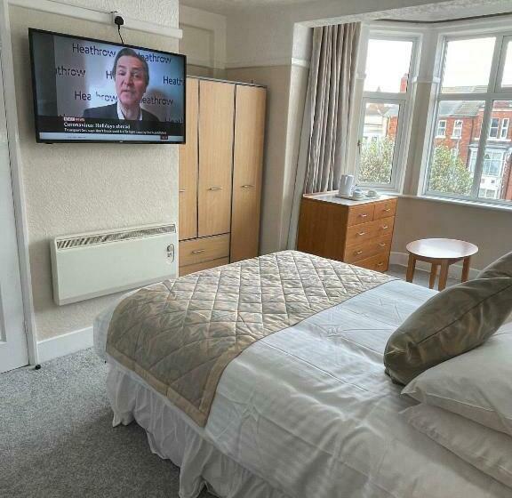 Семейный Номер, Queens Hotel, Skegness