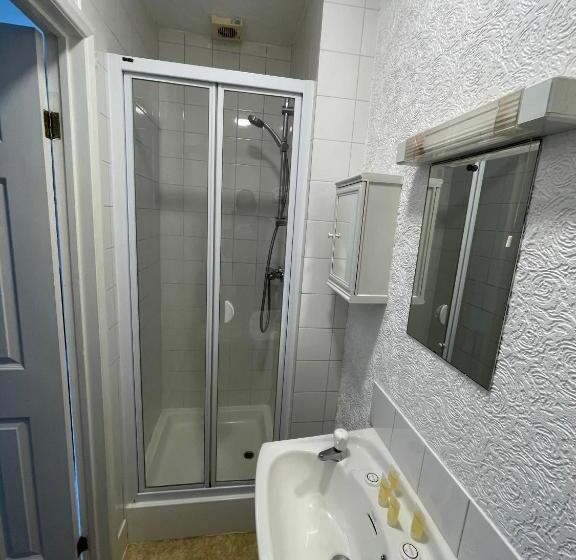 Номер Стандарт с Балконом, Queens Hotel, Skegness
