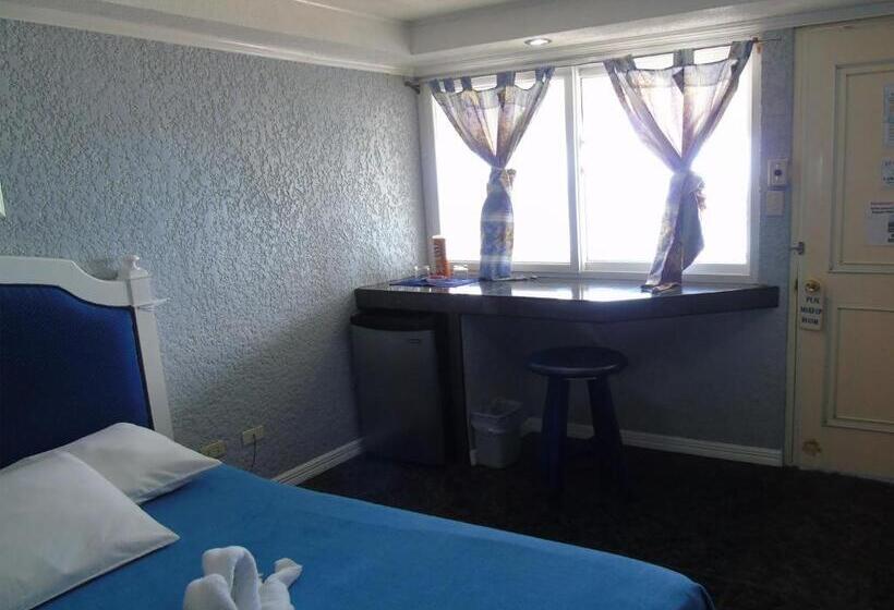 اتاق لوکس با چشم‌انداز دریا, Blue Rock Beach Resort