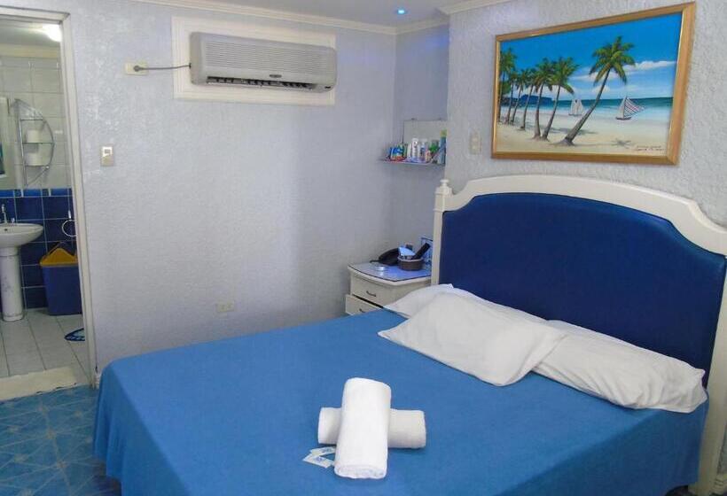 اتاق اجرایی, Blue Rock Beach Resort