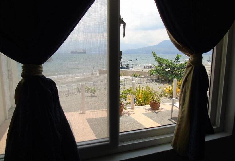 اتاق اجرایی, Blue Rock Beach Resort