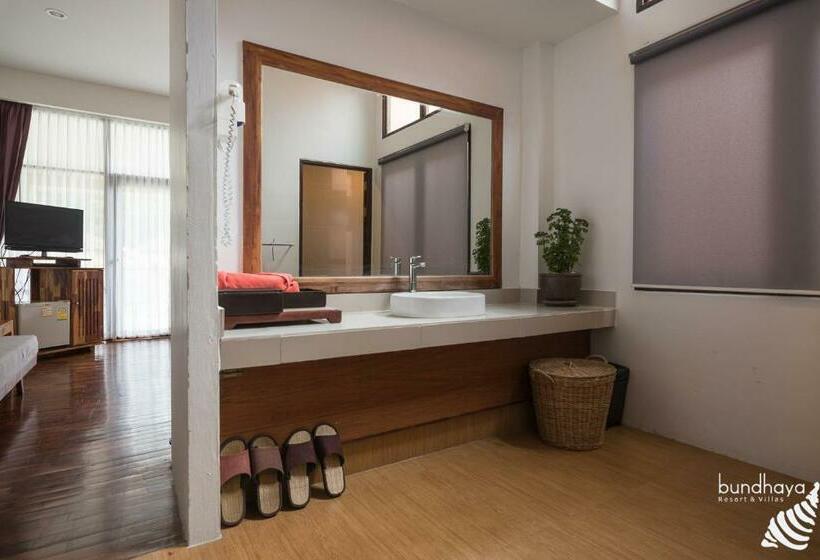 Номер Deluxe с Балконом, Bundhaya Villas