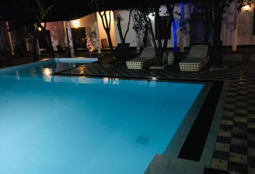 اتاق لوکس خانوادگی, Alikele Hotel & Resort
