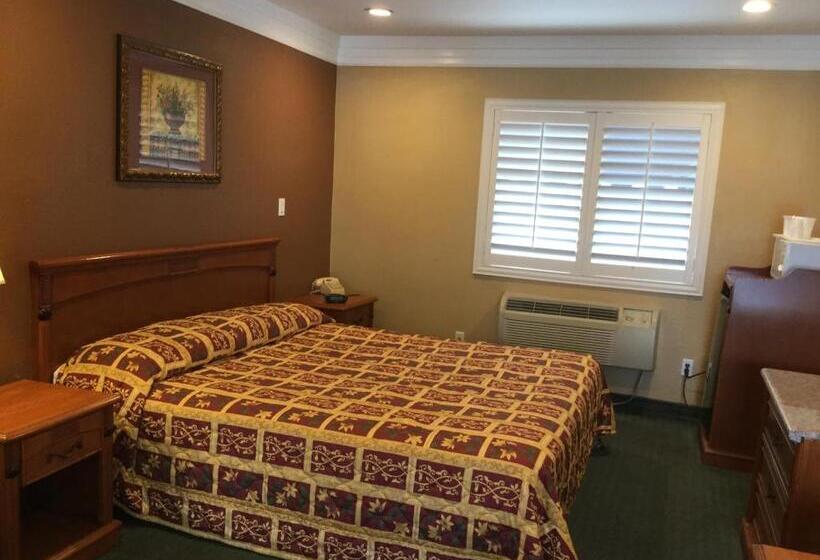 标准间, Beverly Inn