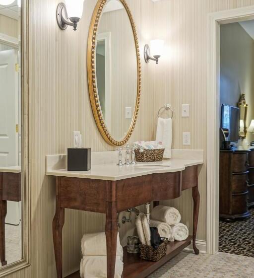 Номер Superior, The Mount Vernon Grand