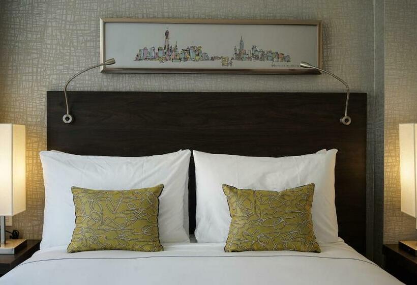 اتاق استاندارد با تخت بزرگ, The Bernic Hotel New York City, Tapestry Collection By Hilton