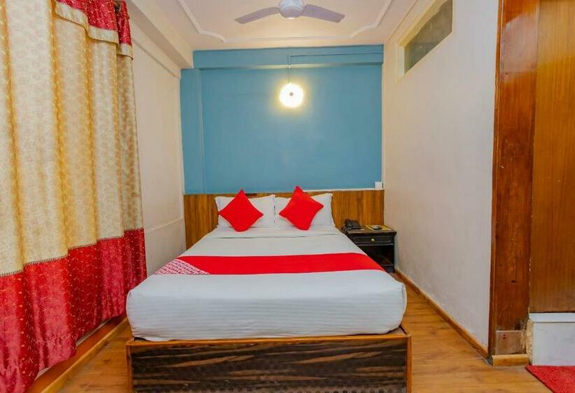 اتاق کلاسیک سه تخته, Oyo 795  Holiday Inn