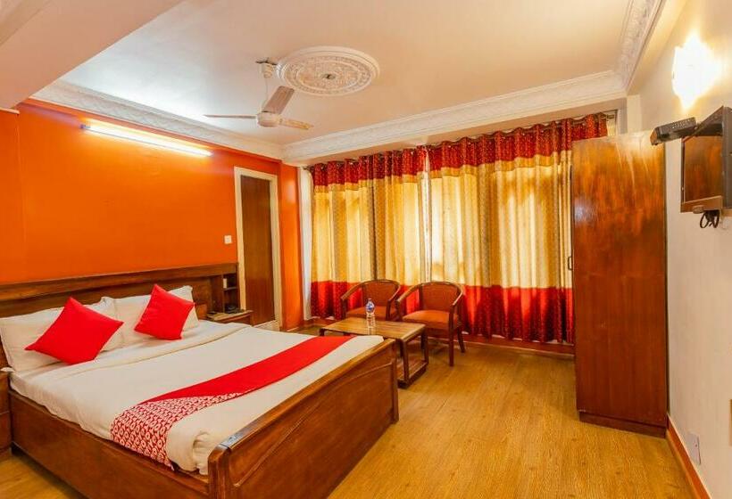 اتاق کلاسیک سه تخته, Oyo 795  Holiday Inn