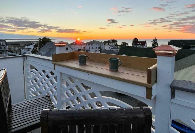 آپارتمان 3 خوابه, Sunrise Deck