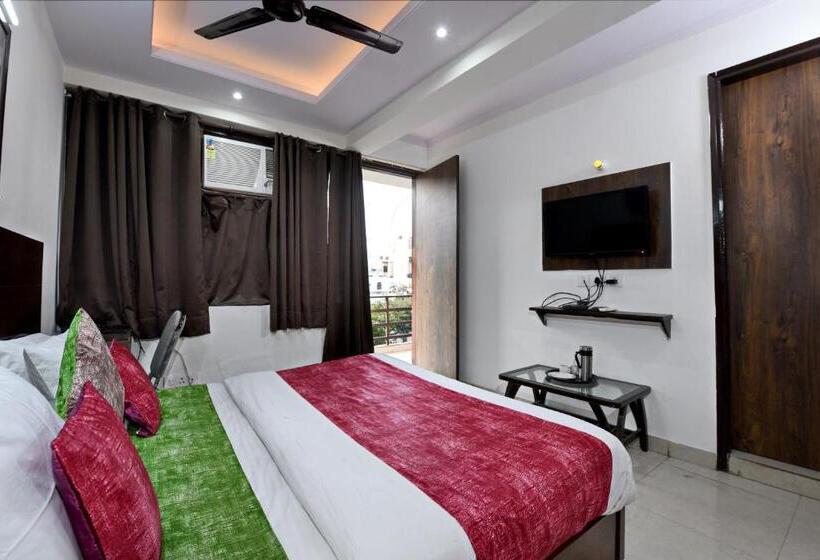Номер Deluxe с Балконом, Admire Inn Atta Market, Noida Sector 18
