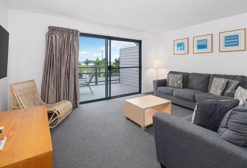 带3个卧室的公寓, Corrigans Cove