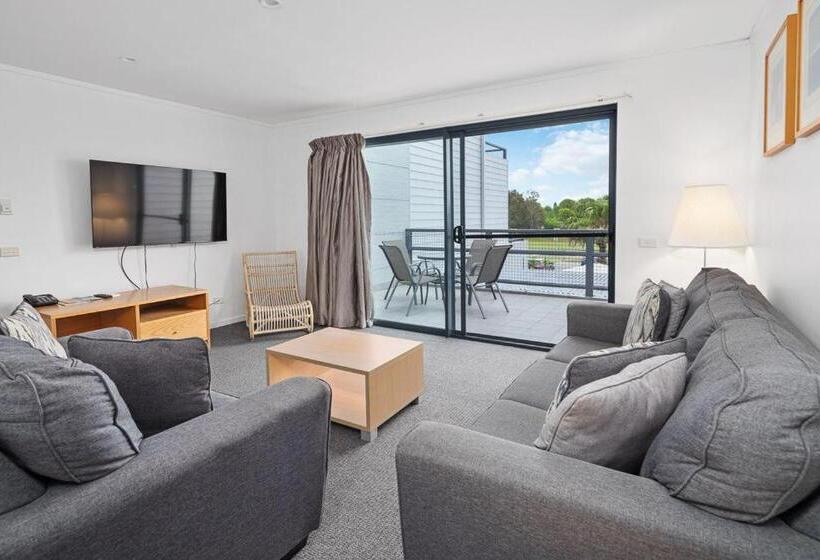 带3个卧室的公寓, Corrigans Cove