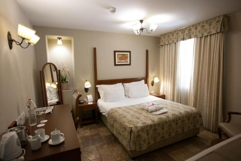 اتاق استاندارد با تخت بزرگ, 1 Hotel Taman Connaught