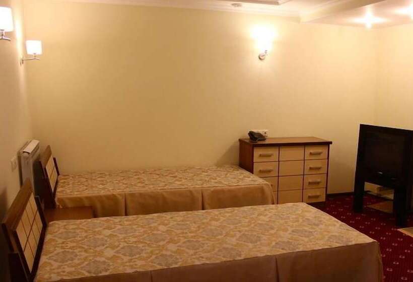 اتاق استاندارد سه نفره, Duna