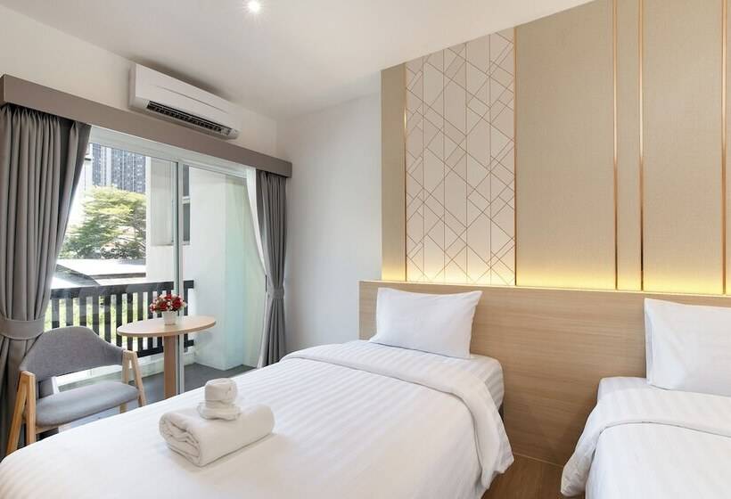 디럭스 룸, Riski Residence Ngamwongwan