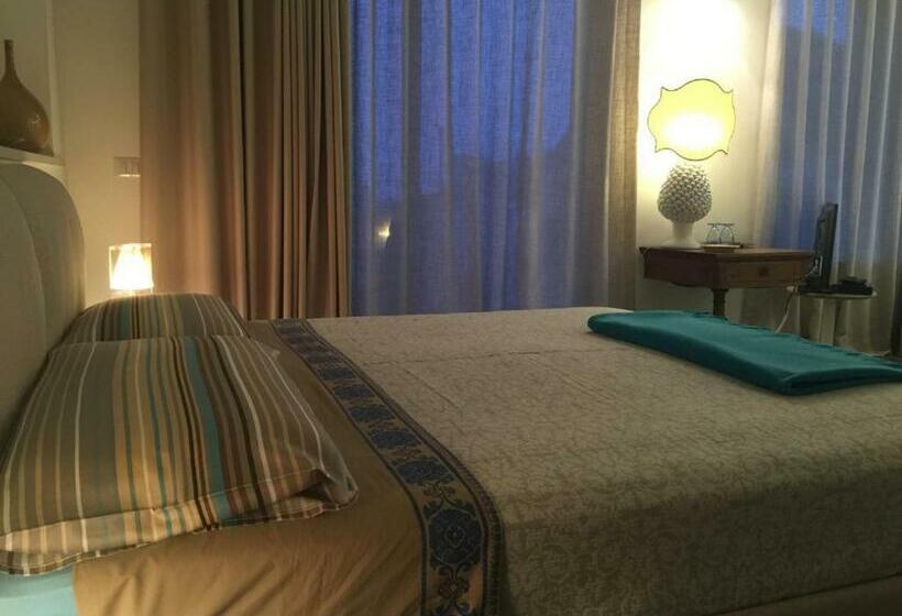 سوییت با چشم‌انداز دریا, Casa Aricò & Shatulle Suites