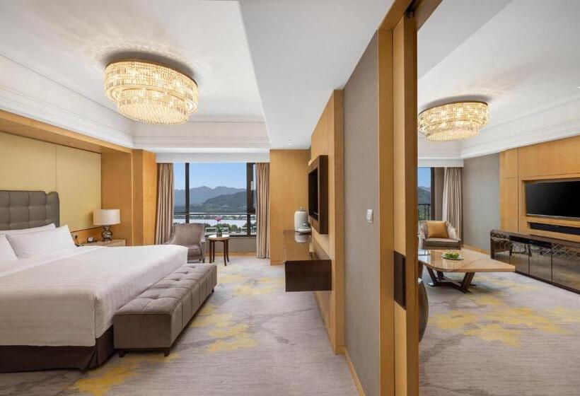 Президентский Люкс, Midtown Shangri La, Hangzhou   Around 5 Minutes Walking Distance To West Lake