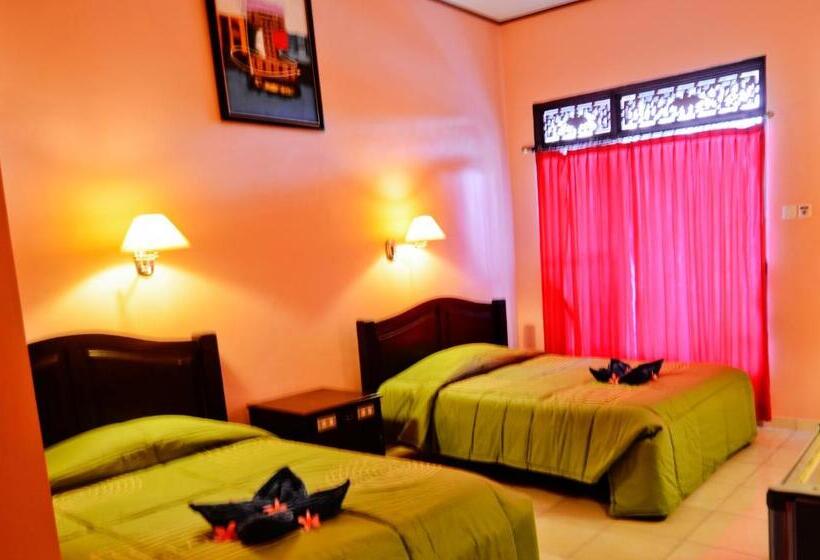 اتاق استاندارد سه نفره, Pesona Beach Inn