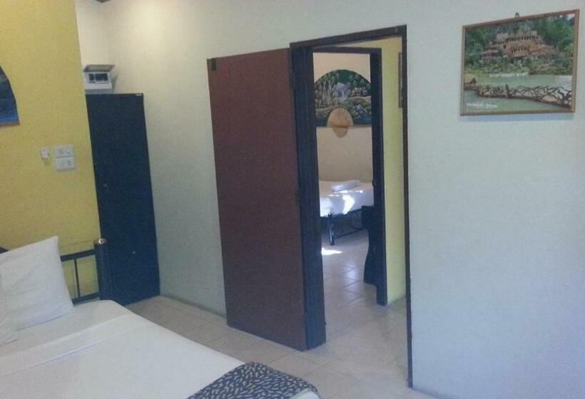 بنگله خانوادگی, Moonhut Bungalows